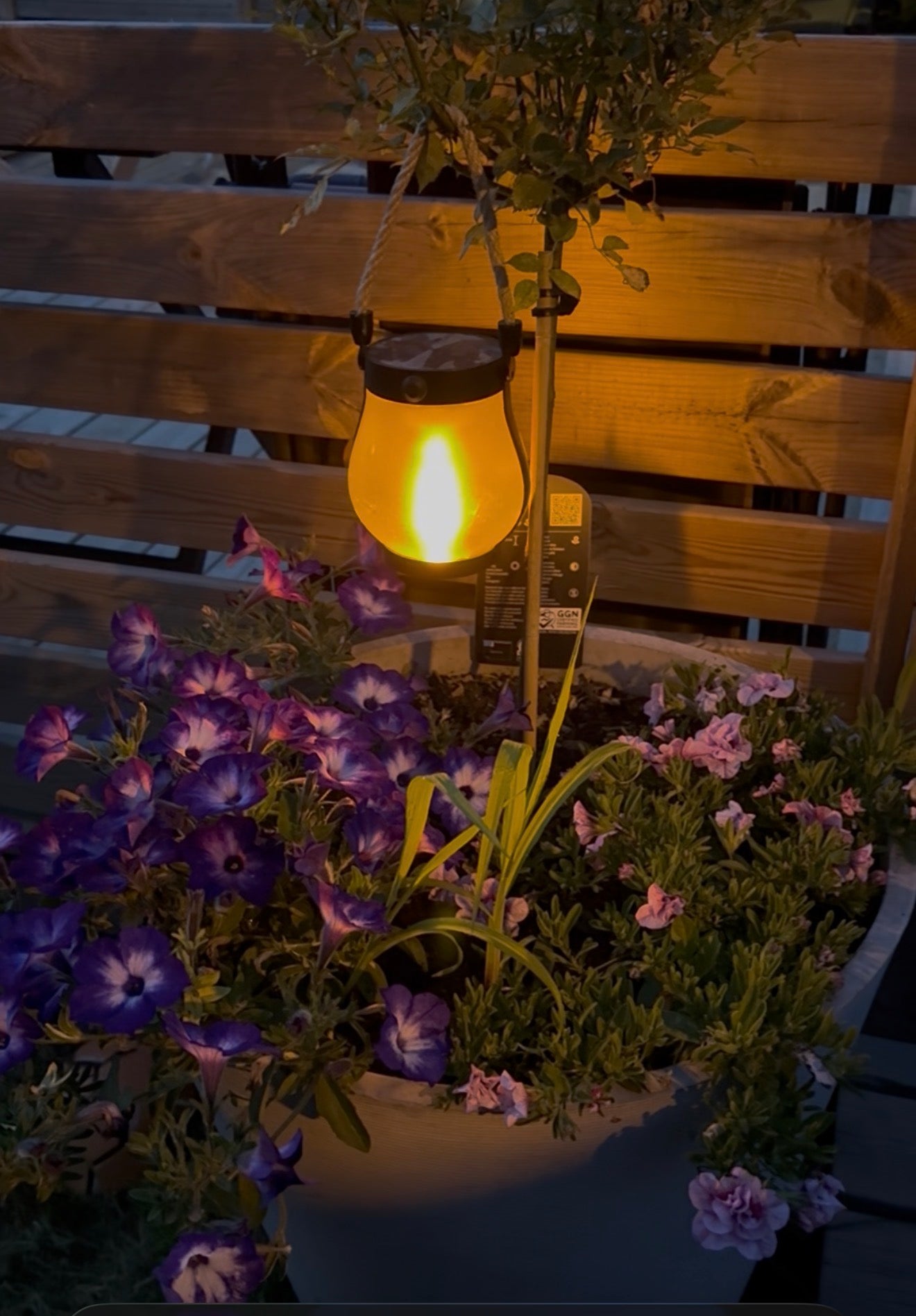 Utomhusbelysning – Trädgårdslampa med Fladdrande Låga